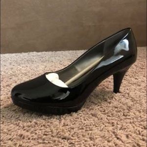 Bandolino black classy heels